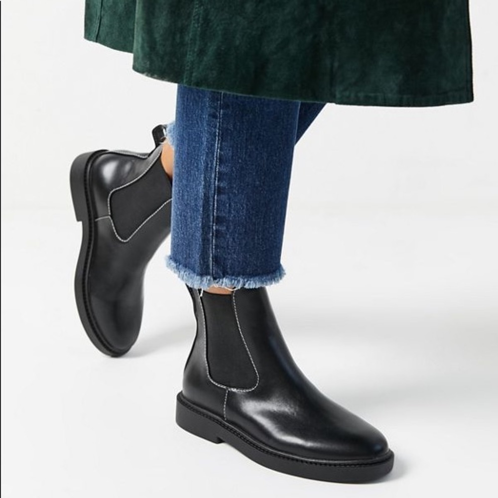 Urban Outfitters Quinn Chelsea Boot